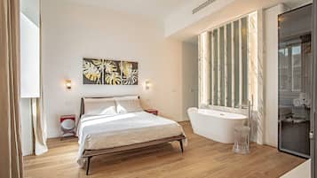 2 bedrooms, in-room safe, iron/ironing board, travel crib
