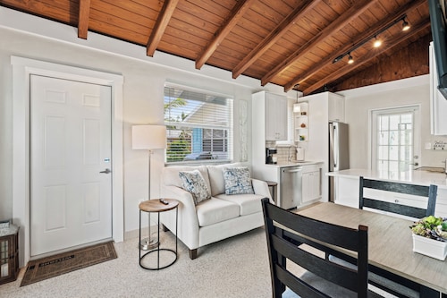 Tropical Oasis for your Naples Getaway! 