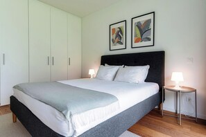Deluxe Studio | Living area | 32-inch flat-screen TV with satellite channels - Residenza Ticino (Bellinzona)