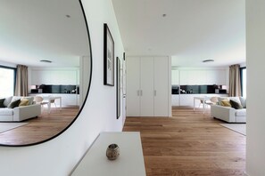 Senior Apartment | Living area | 32-inch flat-screen TV with satellite channels - Residenza Ticino (Bellinzona)