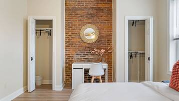 4 Schlafzimmer, Schreibtisch, Bügeleisen/Bügelbrett, WLAN