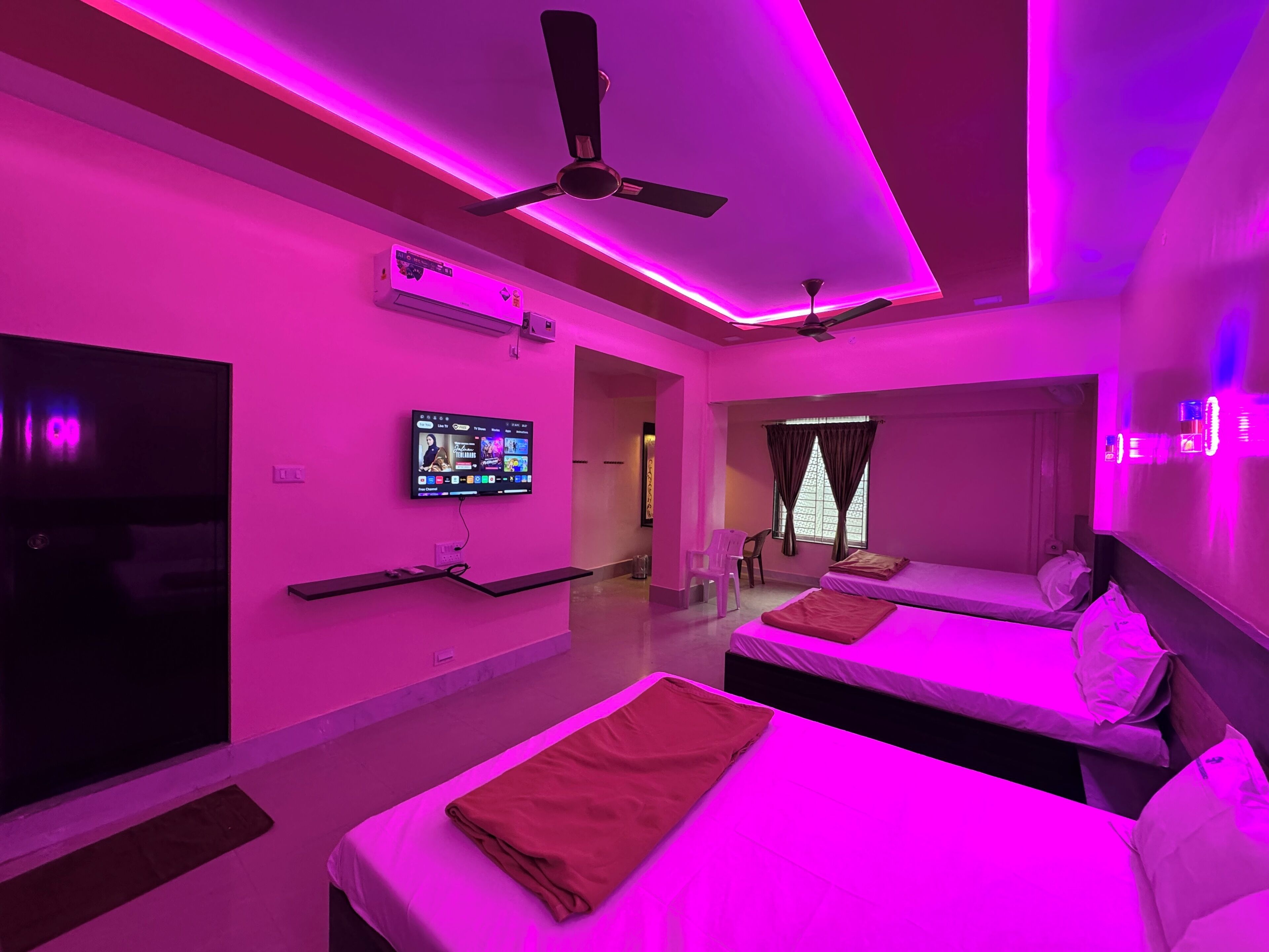 Egyptian cotton sheets, premium bedding, desk, soundproofing