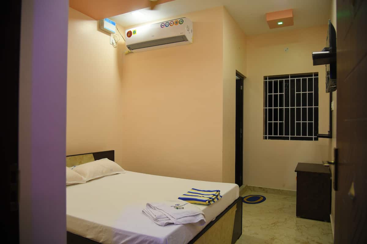 Classic Double Room, City View | Premium bedding, desk, soundproofing, cots/infant beds