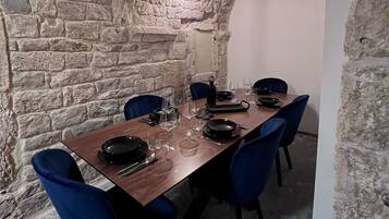 Deluxe House | Living area