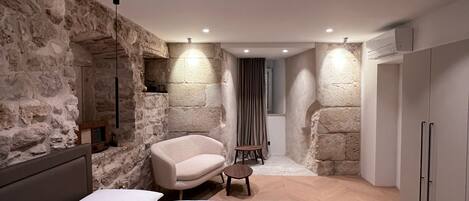 Deluxe House | 3 bedrooms, in-room safe, blackout drapes, soundproofing