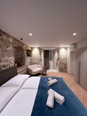 บ้านดีลักซ์ | 3 ห้องนอน, ตู้นิรภัยในห้องพัก, ผ้าม่านกันแสง, ห้องเก็บเสียง