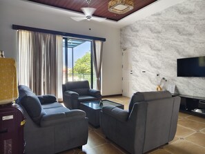 Luxury Suite | Living area