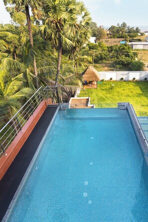 Signature Suite | 2 bedrooms, hypo-allergenic bedding, individually decorated - The Serene Shores - Luxury Private Villa (Vanur)