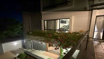 Luxury Suite | Balcony