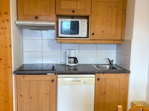 Fridge, microwave, dishwasher