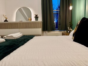 2 chambres, fer et planche à repasser, Wi-Fi, draps fournis