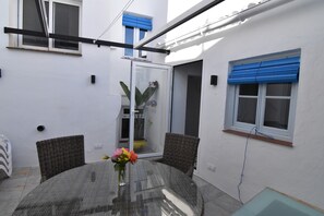 Outdoor dining - Casa Los Anafes - in the heart of the village (Cómpeta)