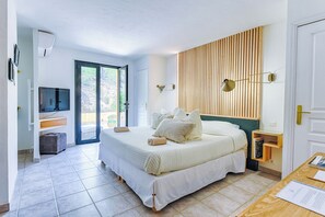 Comfort Room, 1 King Bed, Non Smoking