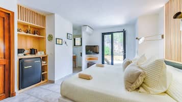 1 bedroom, in-room safe, free WiFi, bed sheets