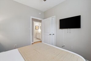 4 soveværelser, skrivebord, strygejern/strygebræt, Wi-Fi