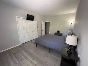1 dormitorio, escritorio, wifi y ropa de cama
