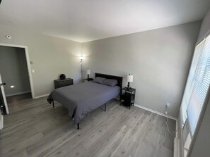 1 bedroom, desk, WiFi, bed sheets