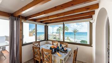 Apartment, Sea View | Dining room