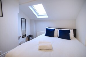 Unclassified image, 5 of 29, button