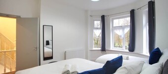 Sleeps 18 Lovely Mcr Home by City SuperHost