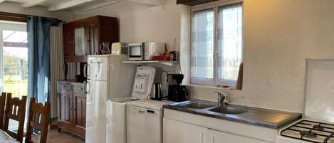 Réfrigérateur, micro-ondes, lave-vaisselle