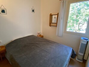 2 bedrooms