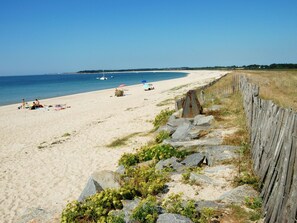 Beach - Quiet house, sleeps 8, near sea in Penvins, 3 bedrooms (Sarzeau)