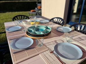 Outdoor dining - Modern house 6 people, near Crouesty Port and beaches, Wi-Fi, garden, ideal for families (Arzon)