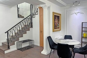 Interior - Sea Pearl Apartment: Small Apartment on 2 Levels  (Vlora)