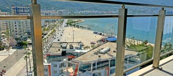 Sea Pearl Apartment: Small Apartment on 2 Levels 