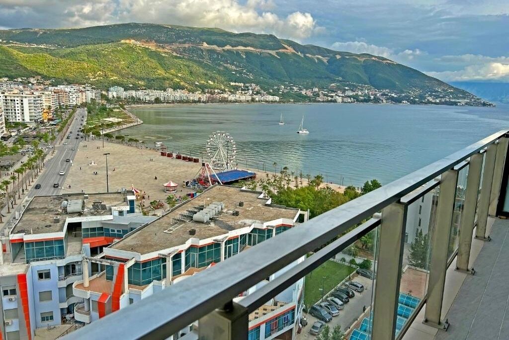 المنطقة المحيطة بالمنشأة