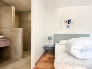 6 bedrooms - Charentaise Villa with Pool for 12 in Residential Park (La Palmyre)