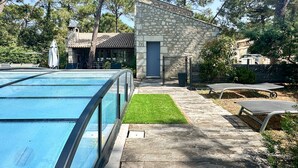Unclassified image, 3 of 36, button - Charentaise Villa with Pool for 12 in Residential Park (La Palmyre)