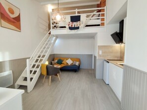 TV - T2 Mezzanine Apartment - Seafront - Private Parking - 4 People - St-Pierre-la-Mer (Fleury-Saint-Pierre-la-Mer)