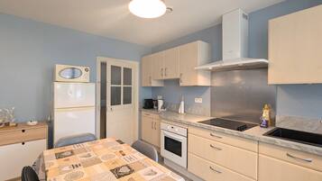 Réfrigérateur, micro-ondes, lave-vaisselle