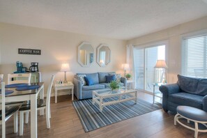 Smart TV, books - Oceanfront OIBV 207 in Oak Island, NC: 3 beds, stunning beach views, sleeps 6! (Oak Island)