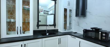 ميكروويف، فرن، موقد طهي مسطح، غسالة أطباق