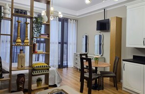 1 chambre, fer et planche à repasser, Wi-Fi, draps fournis