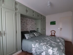 2 bedrooms, free WiFi, bed sheets - Charming cottage with garden, WiFi, pets welcome (Thorigné-sur-Dué)