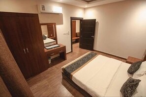 Soundproofing, iron/ironing board, free WiFi