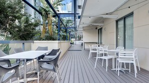 Outdoor dining - City Escape Level 19  Pool, Gym & Sauna (Brisbane City)