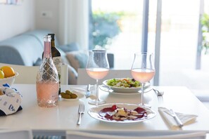 Dining - Perla Abernathy - vacation home by the sea with pool and garden (Boissano)