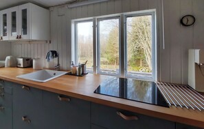 Fridge, oven, stovetop, dishwasher - Gorgeous home in Vittsjö with WiFi (Vittsjö)
