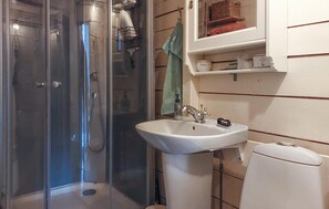 Shower - Gorgeous home in Vittsjö with WiFi (Vittsjö)