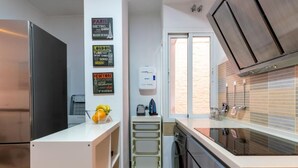 Lejlighed - 1 soveværelse - balkon - byudsigt | Privat køkken