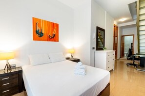 Departamento, 1 habitación, balcón, vista a la ciudad | 2 habitaciones