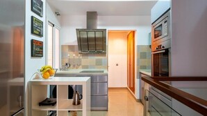 Lejlighed - 1 soveværelse - balkon - byudsigt | Privat køkken