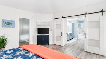 3 bedrooms, iron/ironing board, travel crib, free WiFi