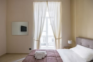 Comfort Apartment | 3 bedrooms, blackout drapes, free WiFi - Apartment Maison Pochet (Naples)