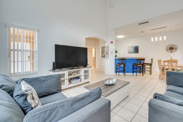 Interior - 8 Mi to Disney World: Townhome w/ Balcony & Patio! (Kissimmee)